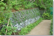 神奈川県　公園　緑化土留　前法型（土砂詰+石詰）